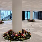 Florilege - お店へ向かう途中の神谷町駅から麻布台ヒルズに入ったところのホール。