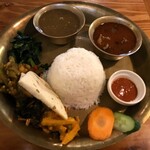 MATINA DINING - ディナーのタカリセット（ダルバート（ネパール定食））