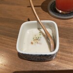 地下だけど入ったら雰囲気が良くて料理人がしっかり食事を作ってお酒もたくさんあって楽しいお店。ごんべえ - 