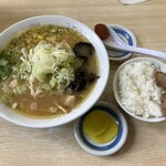 Shironishi Kinchan Ramen - 味噌ラーメン　ネギ増し　半ライス