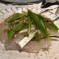 LA TEGOLA - 北海道のカレイのカルパッチョ　肉厚で食べ応えがありました。