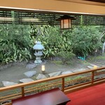 行形亭 - お部屋から見える中庭