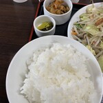 Miduki Shokudou - 定食白ご飯　付け合わせ（切り干し大根炒め　漬物）