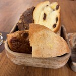 レストラン ペニーレイン - 食べ放題のパン達