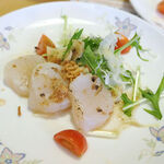 ちゃいにーず香港食卓 - 北海道産ホタテ貝柱のカルパッチョ上海風