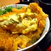 Yamano Saru - まぐろレアカツ丼(￥989)。サービスは良いけれど…