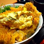 山の猿 - まぐろレアカツ丼(￥989)。サービスは良いけれど…