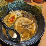 天下ご麺 - 焼豚は脂身の多い固めのモノ