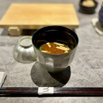 立ち喰い鮨 人人 - お味噌汁