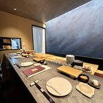 立ち喰い鮨 人人 - 店内