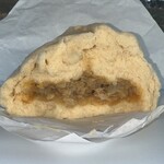 ヤタイ デリ - 九龍擔擔まん （くーろんたんたんまん）　３９０円　(2024/03)