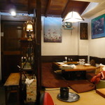 炭焼 金竜山 - テーブル席から入口方面　2014.2.X