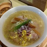 牡蠣と貝 - 貝出汁らぁ麺（塩）950円