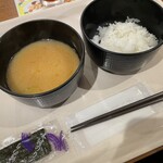 ココス - 味噌汁をコーヒーカップで飲むのは雰囲気がない気がするのだが、かと言ってどんぶりに注ぐのもどうかと思う。※おかわりの手間が省けるのは良い