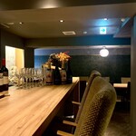 束ね重ね - カウンターでオモテナシを受けます