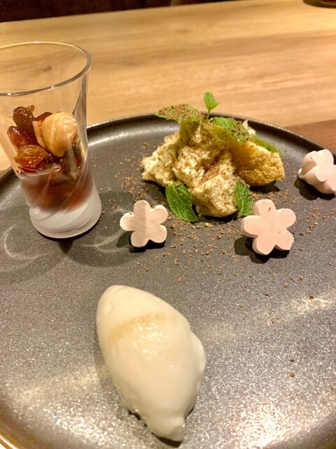 会員制・席数限定のおもてなし』by 美味しん棒 : 束ね重ね - 中