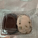 河内屋 - おはぎ　こし餡と桜あん　各200円ちょっと