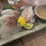 お料理とお酒 実りや - 天然真鯛松笠造り　※一昨日美味しかったので単品でオーダーします。スダチ塩か煎り酒でいただきます。 まだ3日熟成とのことでネットリ感より身の弾力があります。個人的にはこのぐらいが好きかも。