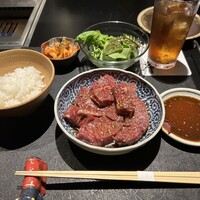 肉 希々 - 