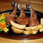すてーき居酒屋　らむてい - ラムチョップ、肉汁が最高！