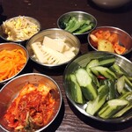 ソウル トゥ ソウル - 韓国現地っぽく、小鉢イロイロ
