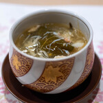 うを徳 - 2024.3 桜蒸し（支笏湖産ヒメマス、真鯛白子、道明寺）噴火湾産毛蟹餡掛け