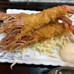 日比野市場鮮魚浜焼きセンター - 有頭エビが3尾も。でかっ！