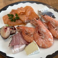 ザ タヴァン グリル＆ラウンジ - 