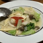 240113004 - ホタテと野菜の塩炒め　1,300円