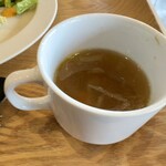 ICHI MARU ICHI - 朝食メニュー「エッグベネディクトプレート」(1300円)のスープ