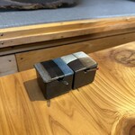 会津山都そば つつみ庵 - 結晶塩(塩の花)と七味