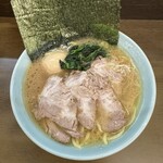 寿々喜家 - ラーメン並麺硬め味玉チャーシュー