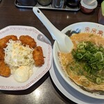 来来亭 - 小盛こってりラーメンとカキフライ