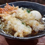 昼食夜酒 わらしべ - 海老と温玉入りの和布蕪そば