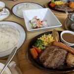 파페야 소라리 미타가와점 - 믹스 그릴 ¥1,280(밥 큰 사이즈 무료)