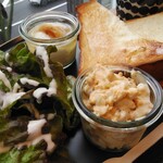 THREE TIMES COFFEE - 에그 타르타르 토스트 모닝