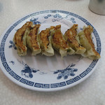 元車庫前丸宮中華そば - キャベツと思われし野菜もたっぷりで、包み具合と焼き加減も良い。注文数は１人前。