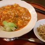 中華料理 華景園 - えびちり麺。