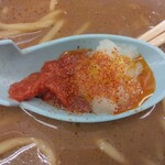 ラーメン山岡家 - 味噌ラーメン690円、味玉140円(クーポンで無料)、バター80円(クーポンで無料)麺硬め味濃いめ油抜きに豆板醤＆ニンニク＆ラー油＆一味(2024.3.9)