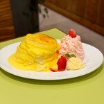 240138494 - 栃木県産いちごとこんがりクリームブリュレのふわふわパンケーキ