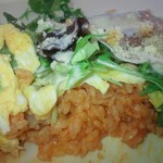 スカイラウンジ クレア - ロメインレタスがたっぷり、オムライスとの相性が抜群♪