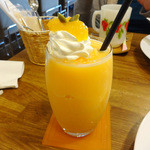 マグズカフェ - 橙色スムージー