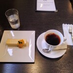 CLOUD COFFEE ROASTERS - レアチーズケーキとオリジナルブレンド