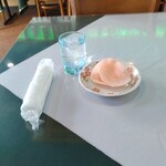 アジアンダイニング&バー 花 - えびせんが出てきます