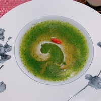 中国料理柳城 - フカヒレの姿煮翡翠ソース　ミルクロワイヤルと共に