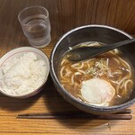 慶屋 - カレーうどんに温泉玉子