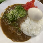 元町通り3丁目 - 神戸キーマカレー+半熟味玉