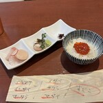 酒肴場 屯 - 海鮮丼はヒラマサ、イシダイ、ホタテ、メダイ、サワラ、マダイにすじこ