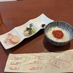 酒肴場 屯 - 海鮮丼はヒラマサ、イシダイ、ホタテ、メダイ、サワラ、マダイにすじこ