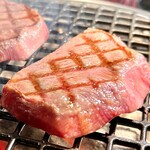 焼肉ホルモン 風土. - タン元の厚切り